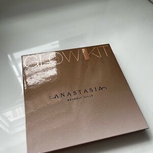 ABH glow kit palette